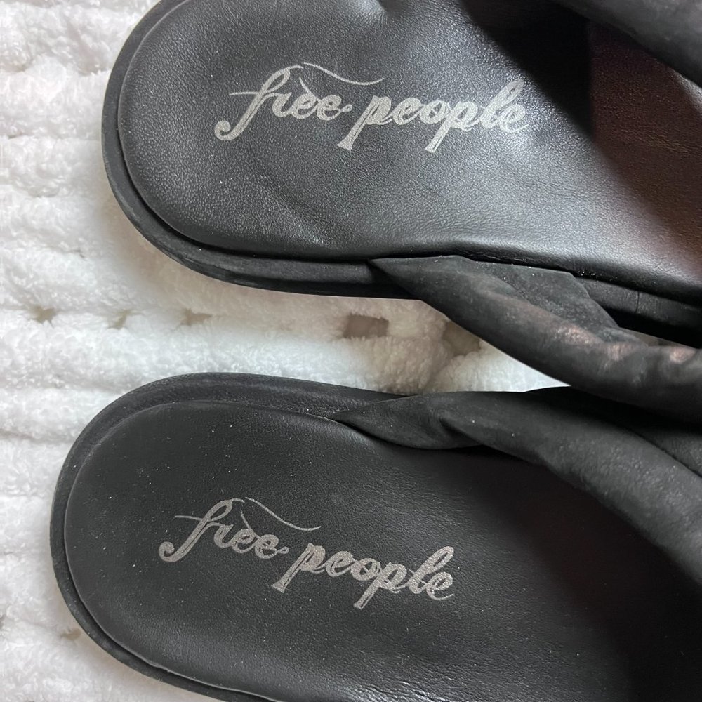 Free People Wonderland Women's Thong Sandals - Picture 4 of 5